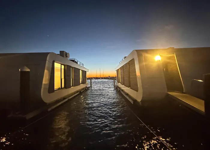 Floating Home Nr 1