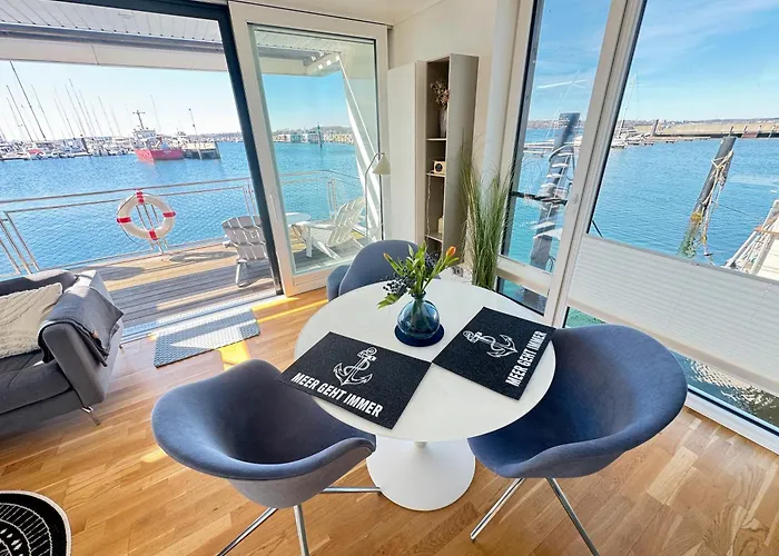 Floating Home Nr 1
