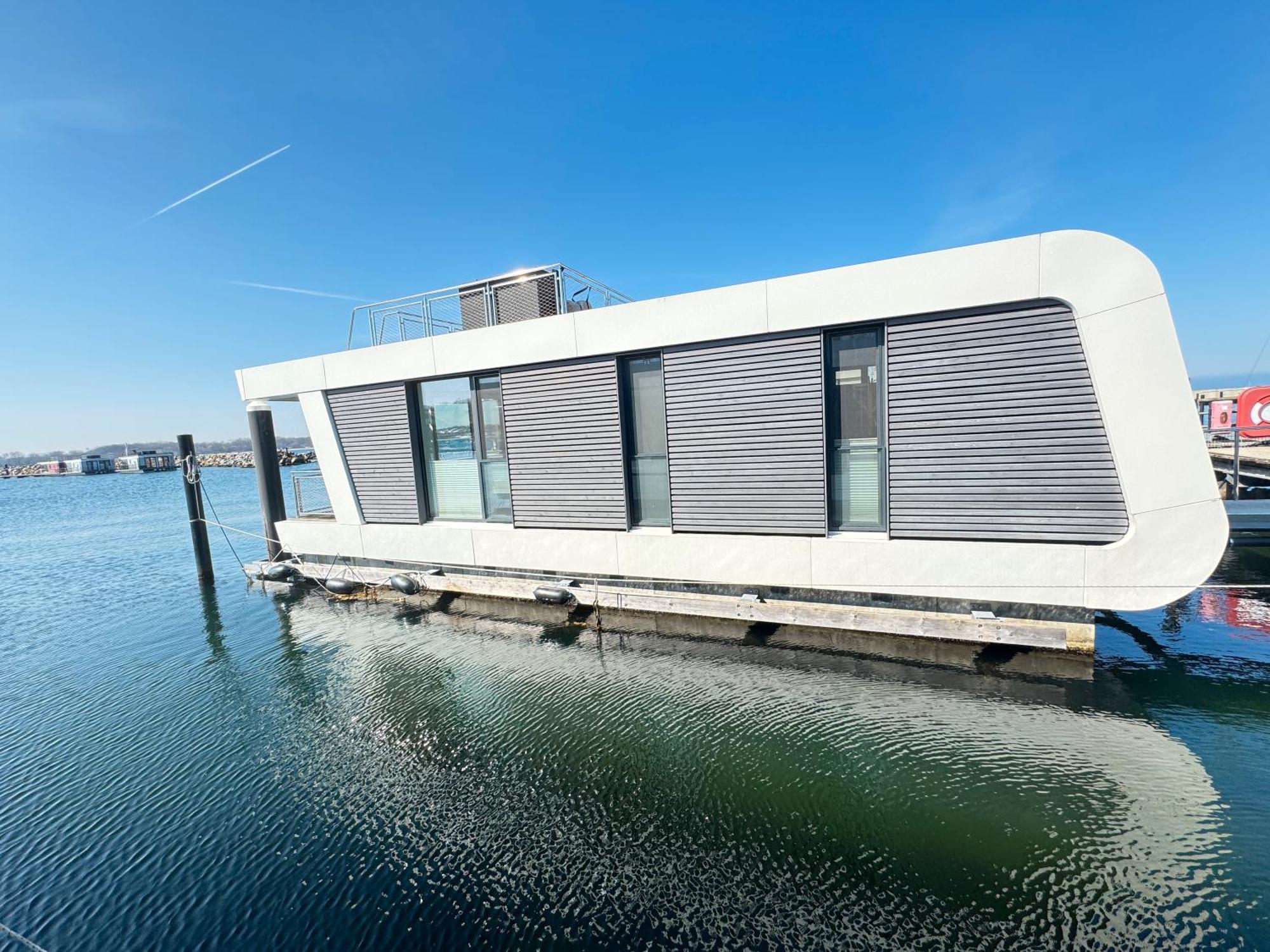 Floating Nr 1 Vakantiehuis *